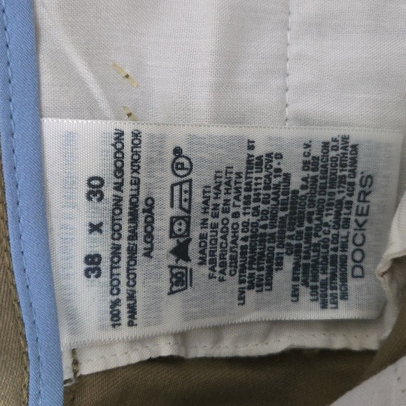 NWT Dockers | Tan Classic Fit Signature Khaki Pleated Pants Size 38 - Picture 5 of 6
